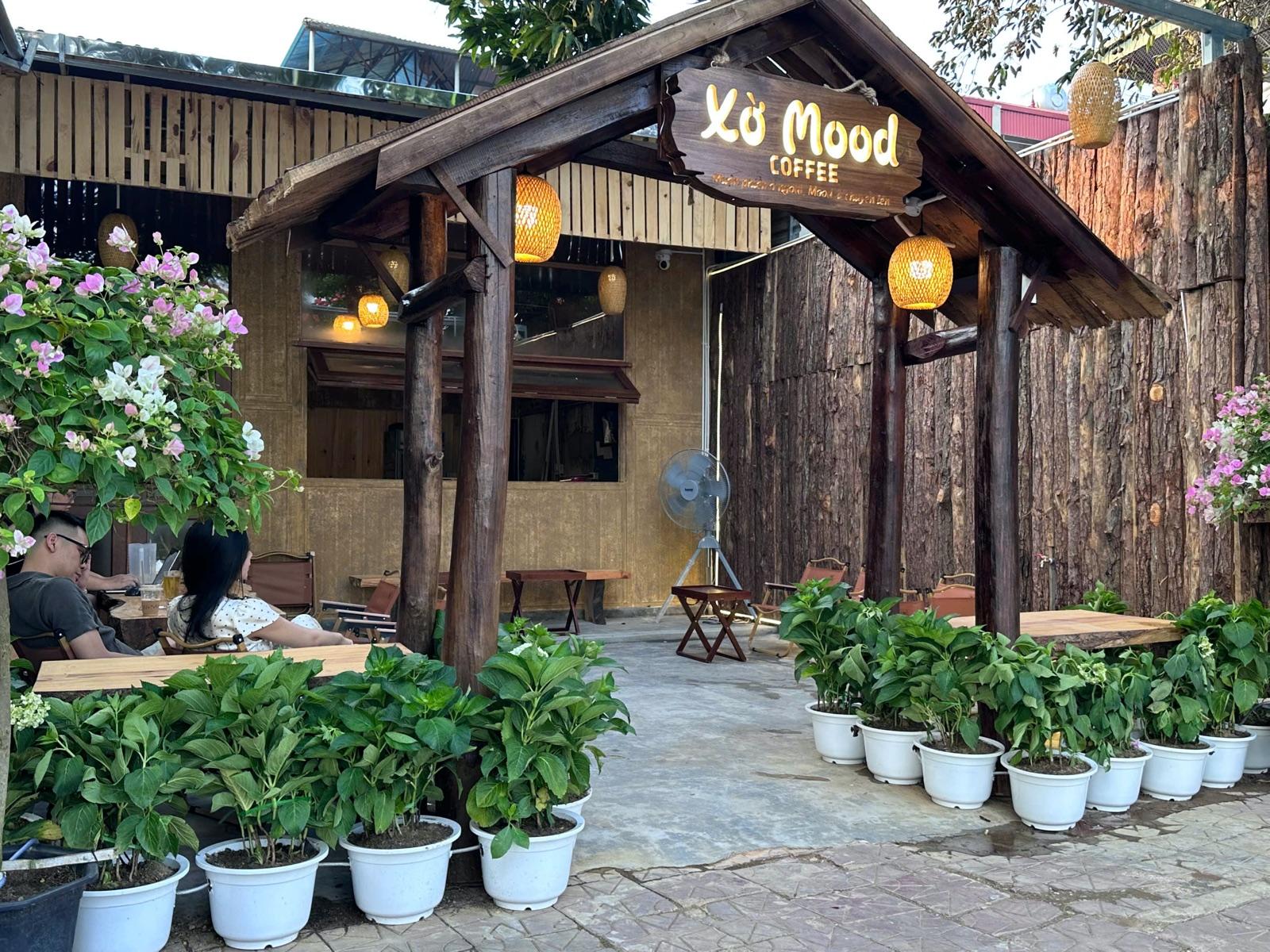 Mặt tiền Xờ Mood Coffee bên hồ Bảo Sơn